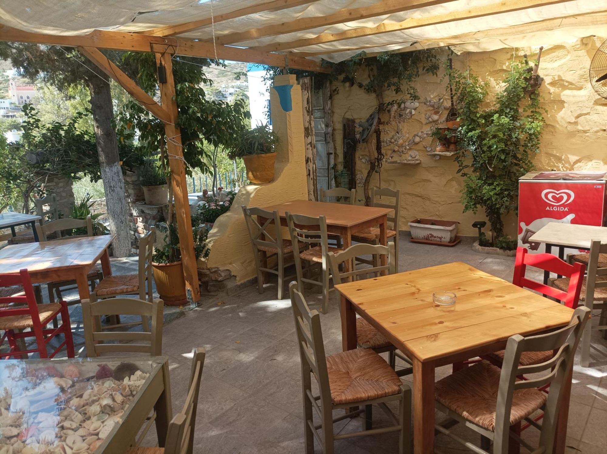 Aposperitis Rooms & Apartments Kini Zewnętrze zdjęcie