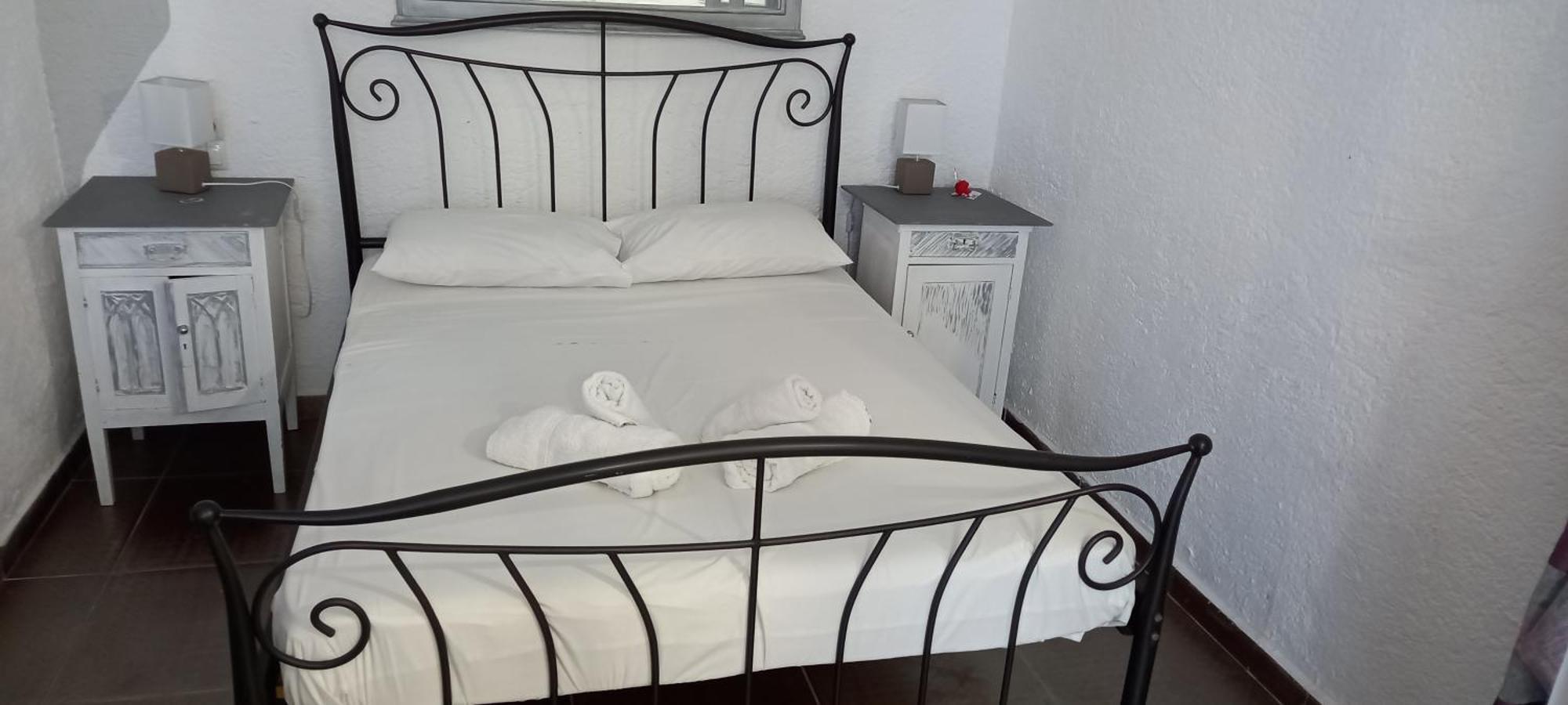 Aposperitis Rooms & Apartments Kini Zewnętrze zdjęcie