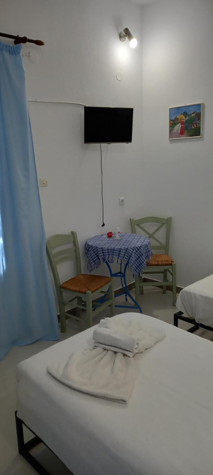 Aposperitis Rooms & Apartments Kini Zewnętrze zdjęcie